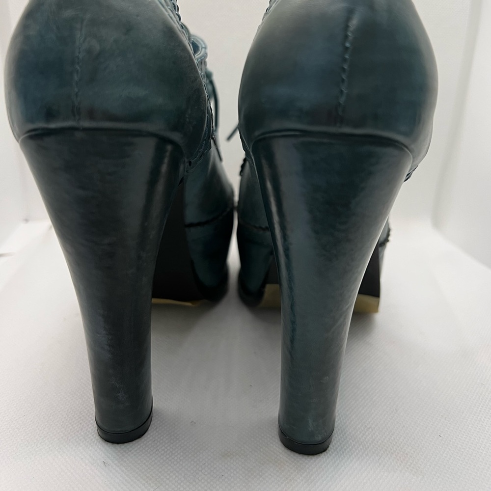 NWOT Beautiful brogue platform heels - Picture 5 of 5